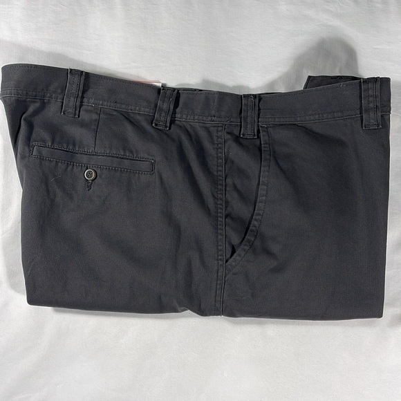 St. John's Bay mens charcoal grey Flat Front Short 10" chino shorts - size 50 - Picture 11 of 11